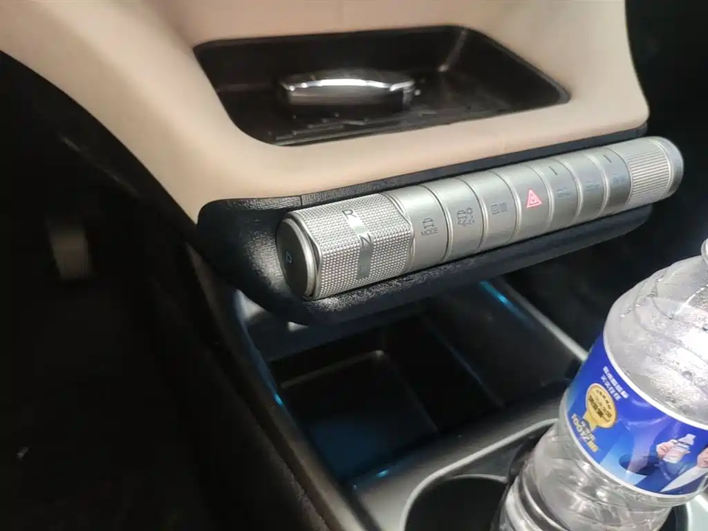 BYD Dolphin 2024 Glory Edition 420km Fashion Edition фото 14