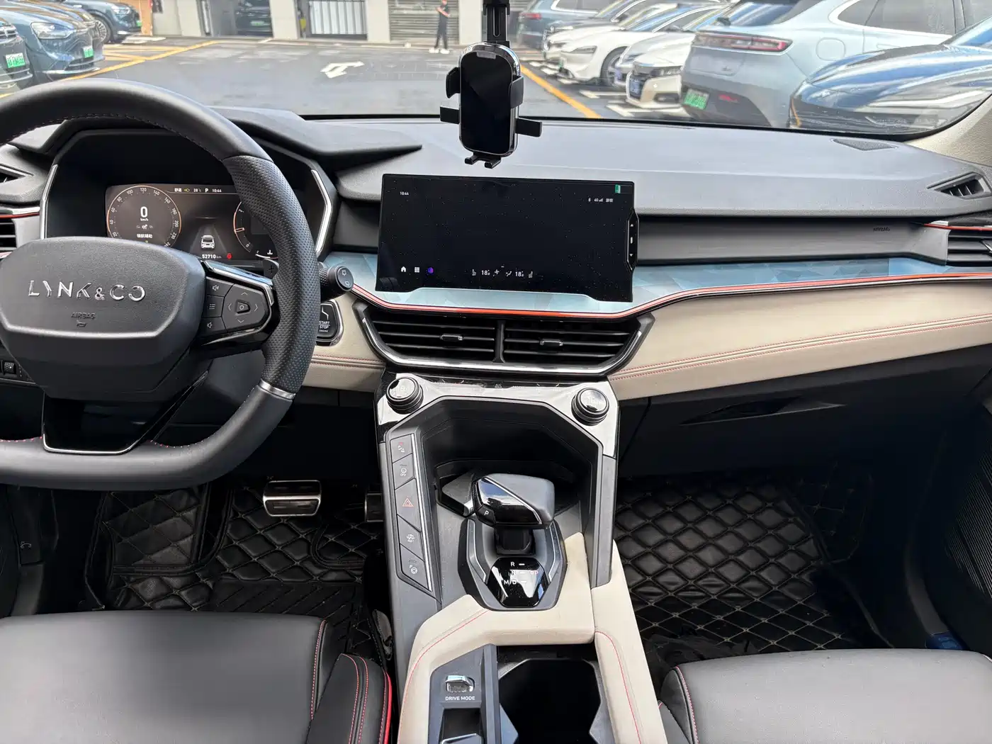 Lynk & Co Lynk & Co 06 2020 1.5T Halo 12
