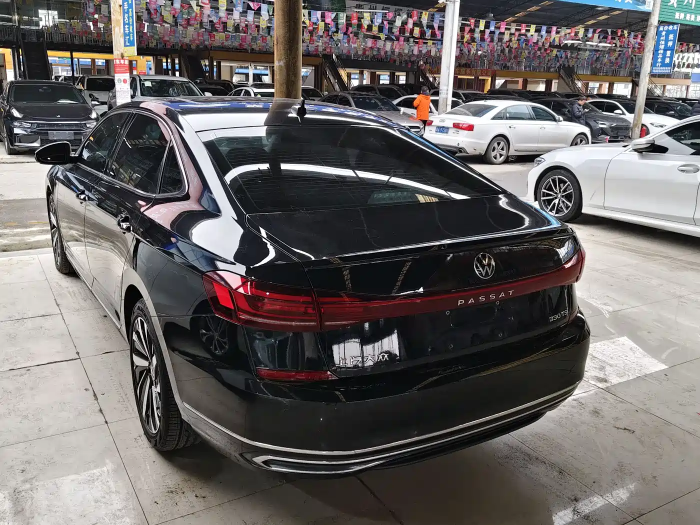 VOLKSWAGEN PASSAT