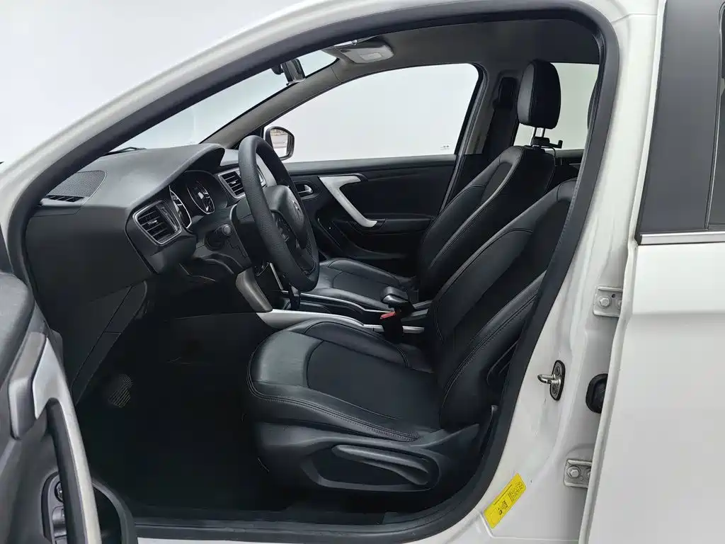 Фото 10 - Citroën C3-XR