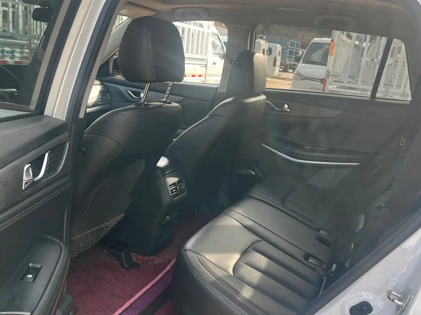 Фото 6 - Changan CS75