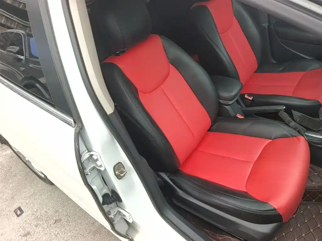Peugeot 308 2014 Model Joy Edition Classic 1.6L Automatic Trend Style фото 25