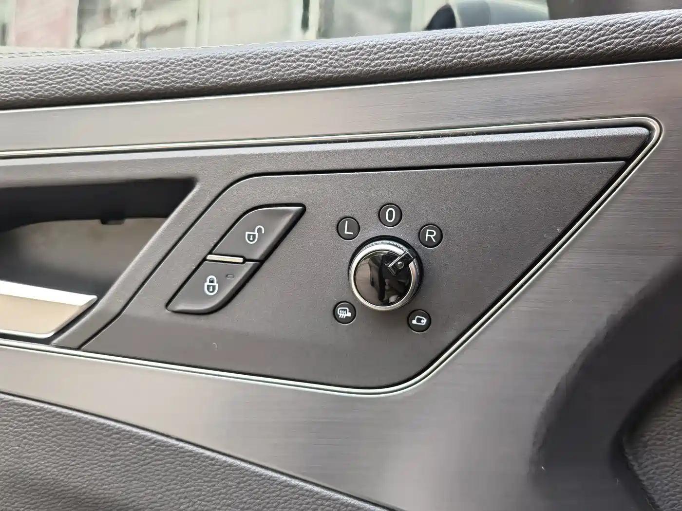 Hongqi H5 2022 Classic 1.8T Auto Smart Connect Flagship Enjoyment Edition фото 14