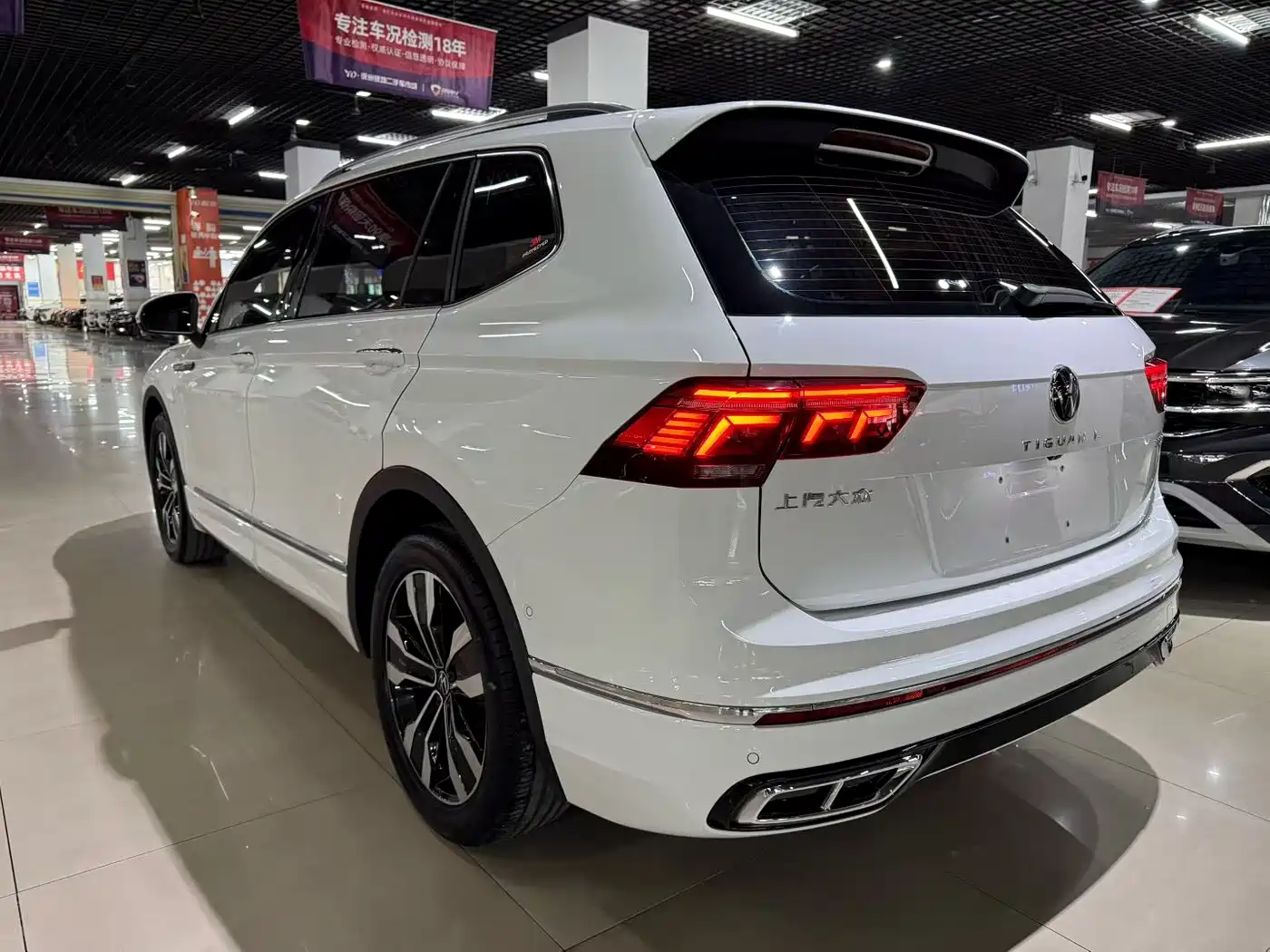 Volkswagen Tiguan L 2024 330TSI Automatic 2WD R-Line Premium Enjoyment Edition фото 9