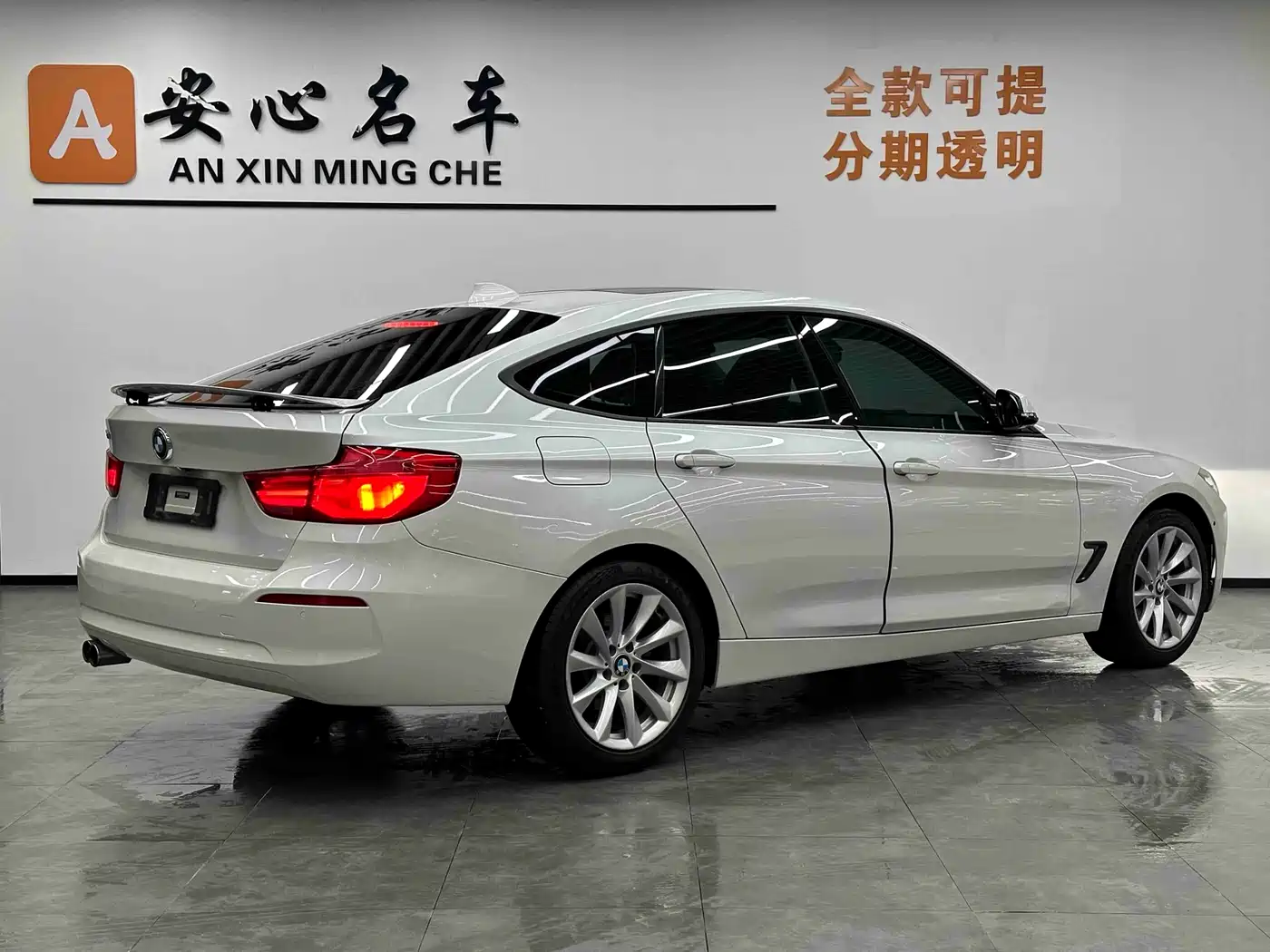 BMW 3 Series GT 2018 320i Fashion фото 3