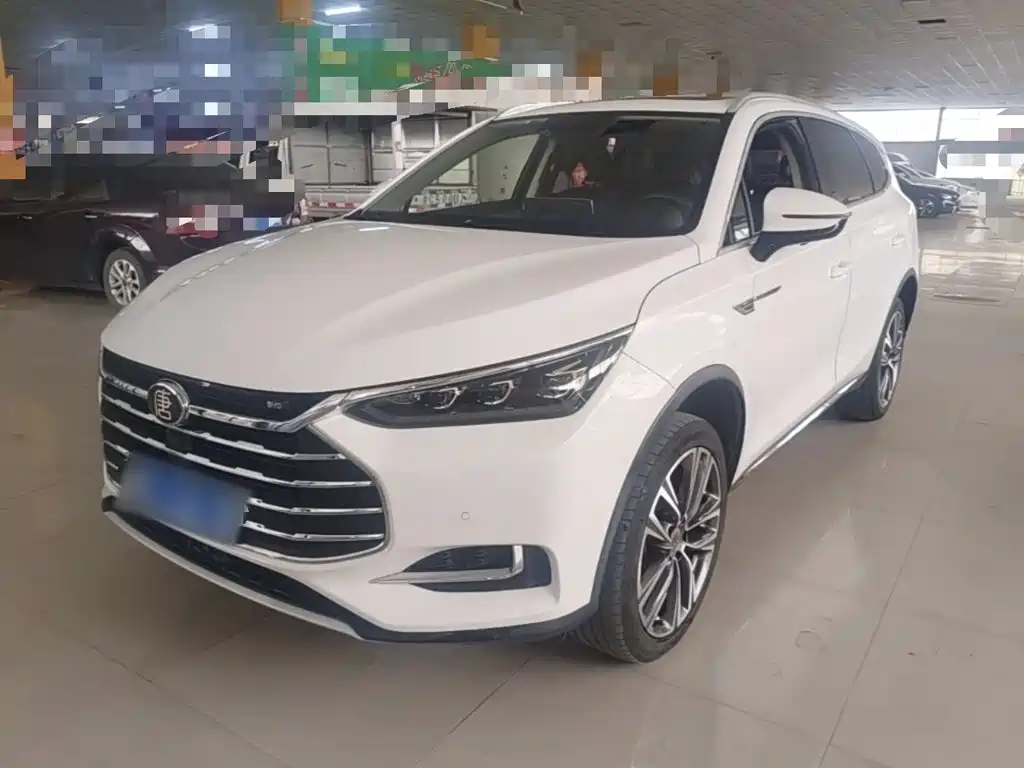 Фото 2 - BYD Tang