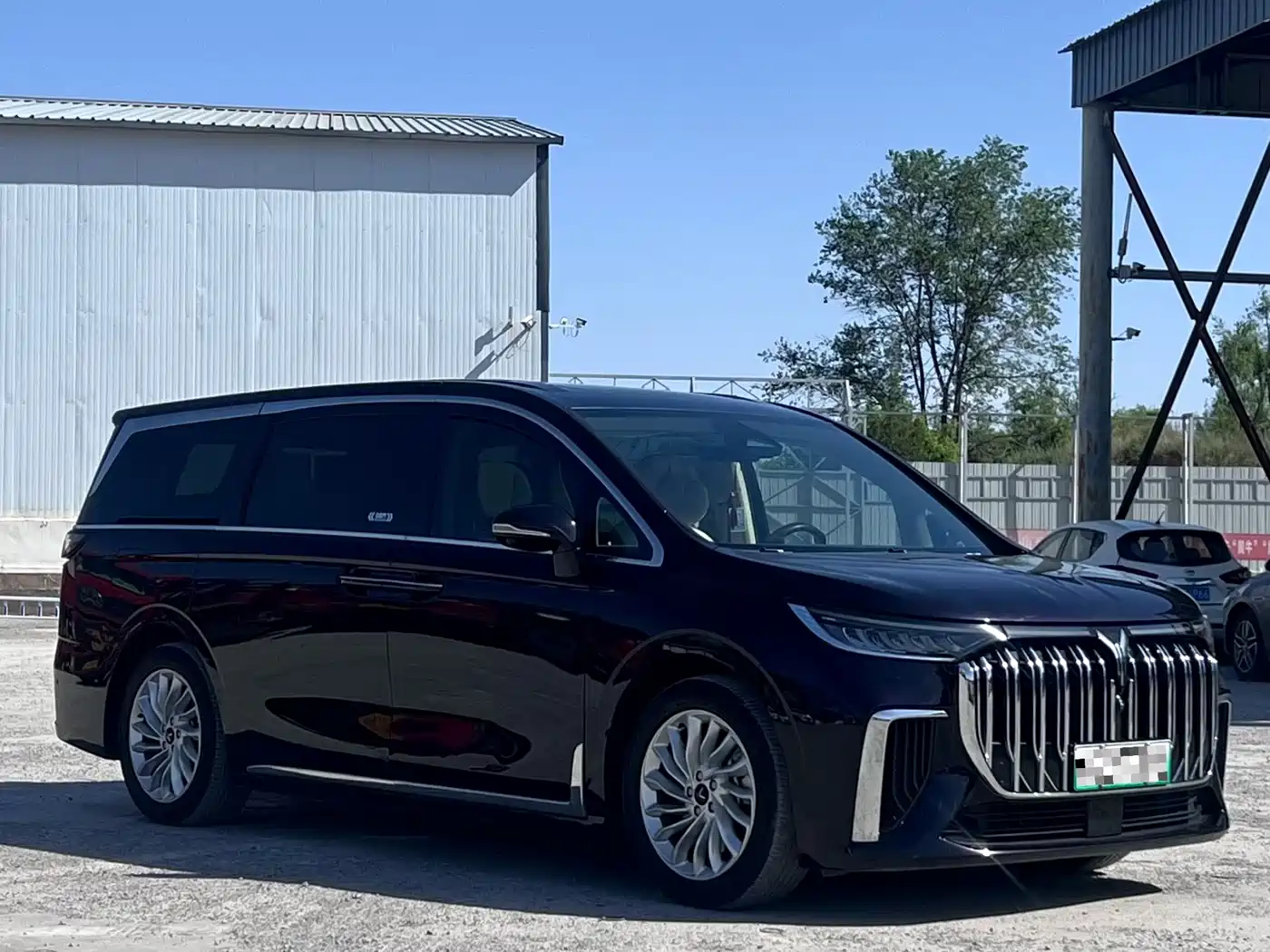 Voyah Auto Voyah Dreamer 2024 PHEV Extended Range Premium Edition фото 3