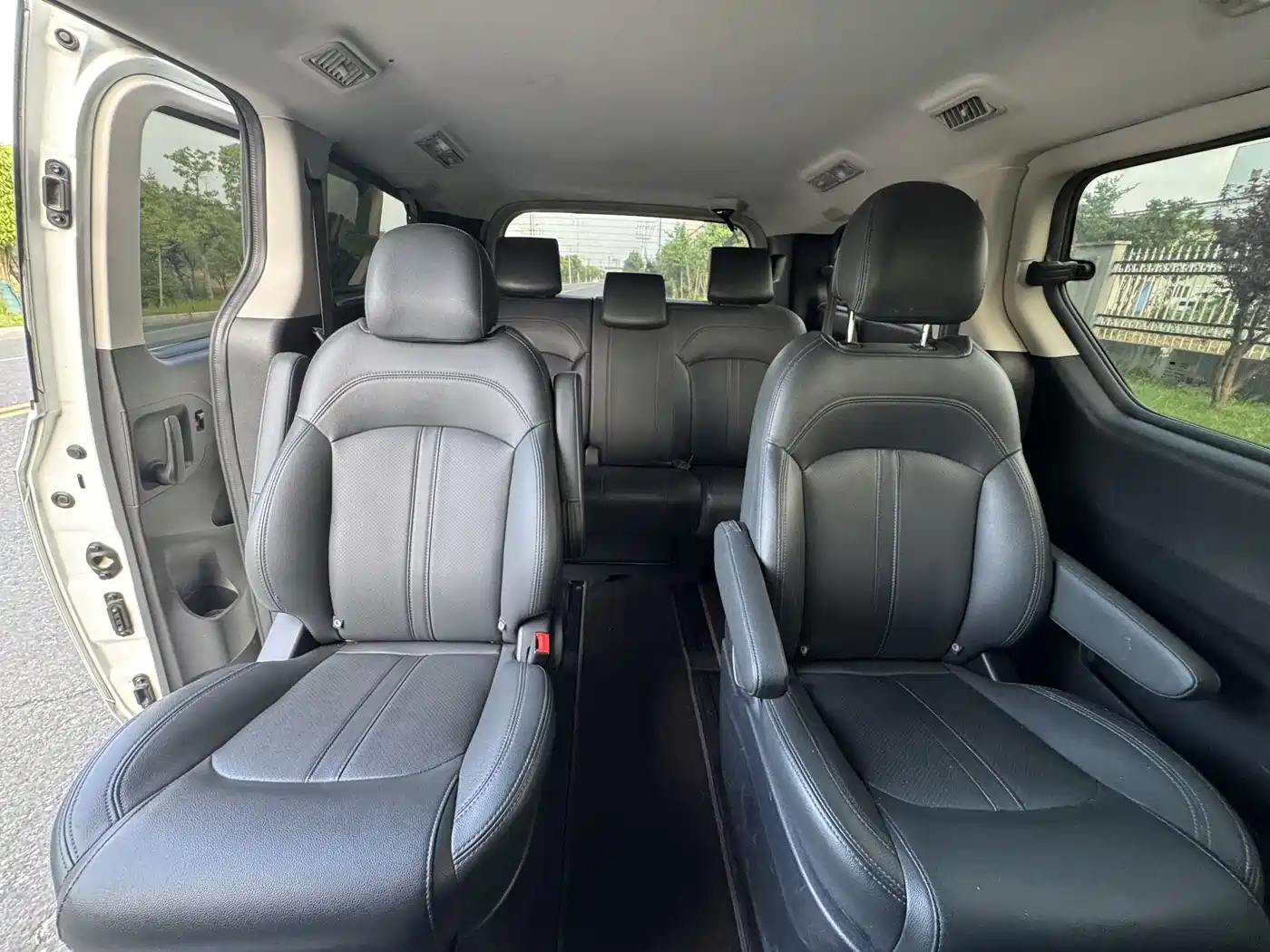 SAIC Maxus Maxus G10 2021 2.0T Automatic Elite Edition Diesel 7-Seater фото 5