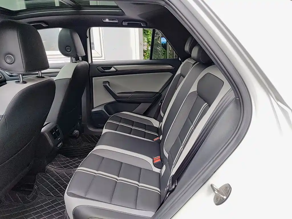 Volkswagen T-ROC 2023 2023 300TSI DSG 2WD Starlight Edition