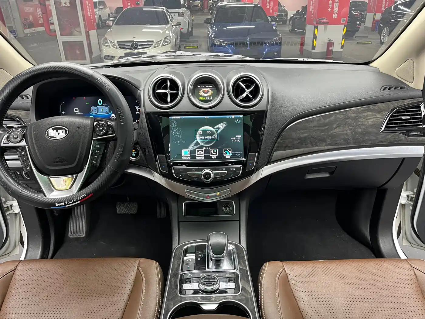 BYD Tang New Energy 2015 2.0T 4WD Flagship фото 12