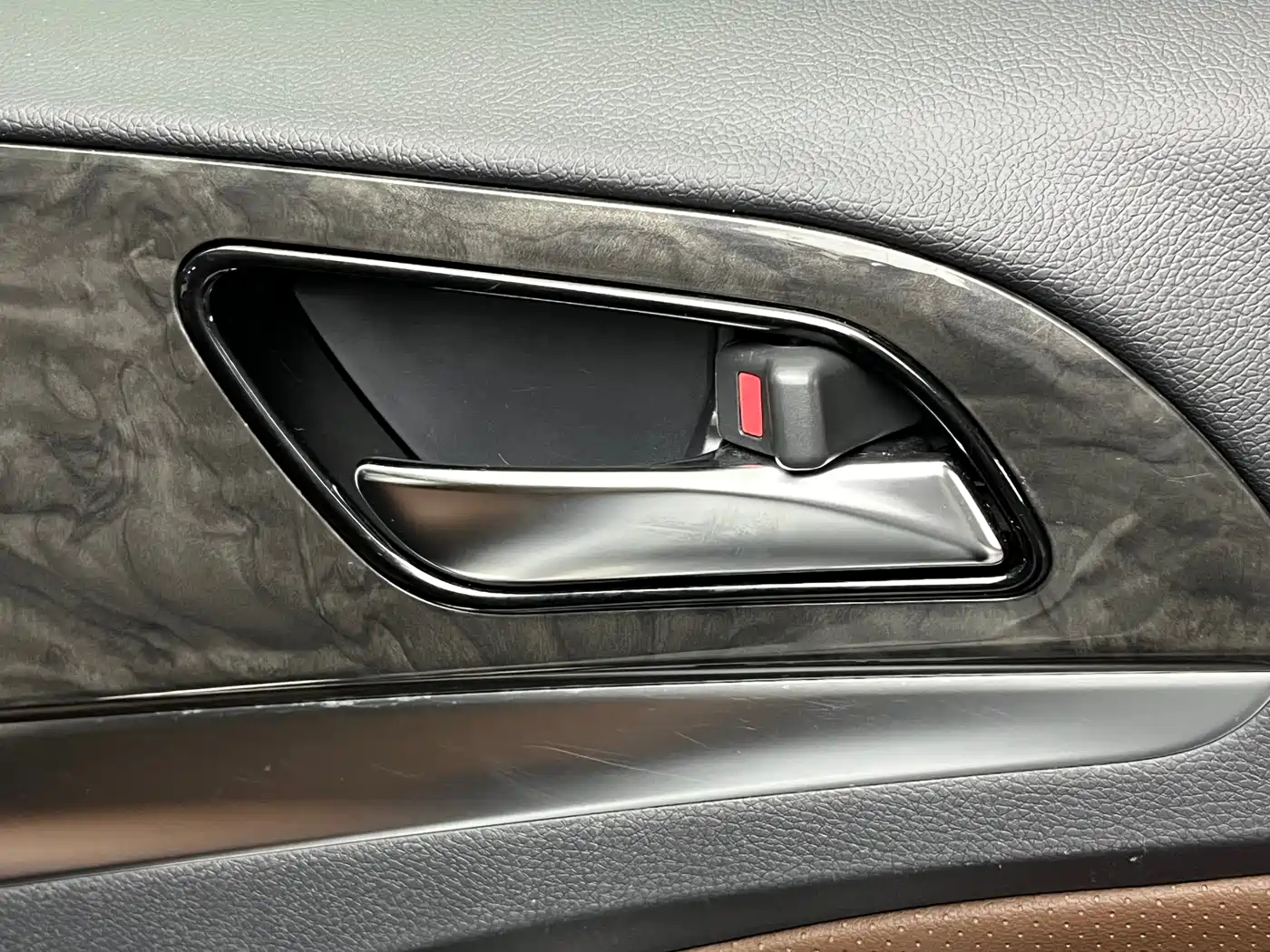 BYD Tang New Energy 2015 2.0T 4WD Flagship фото 15