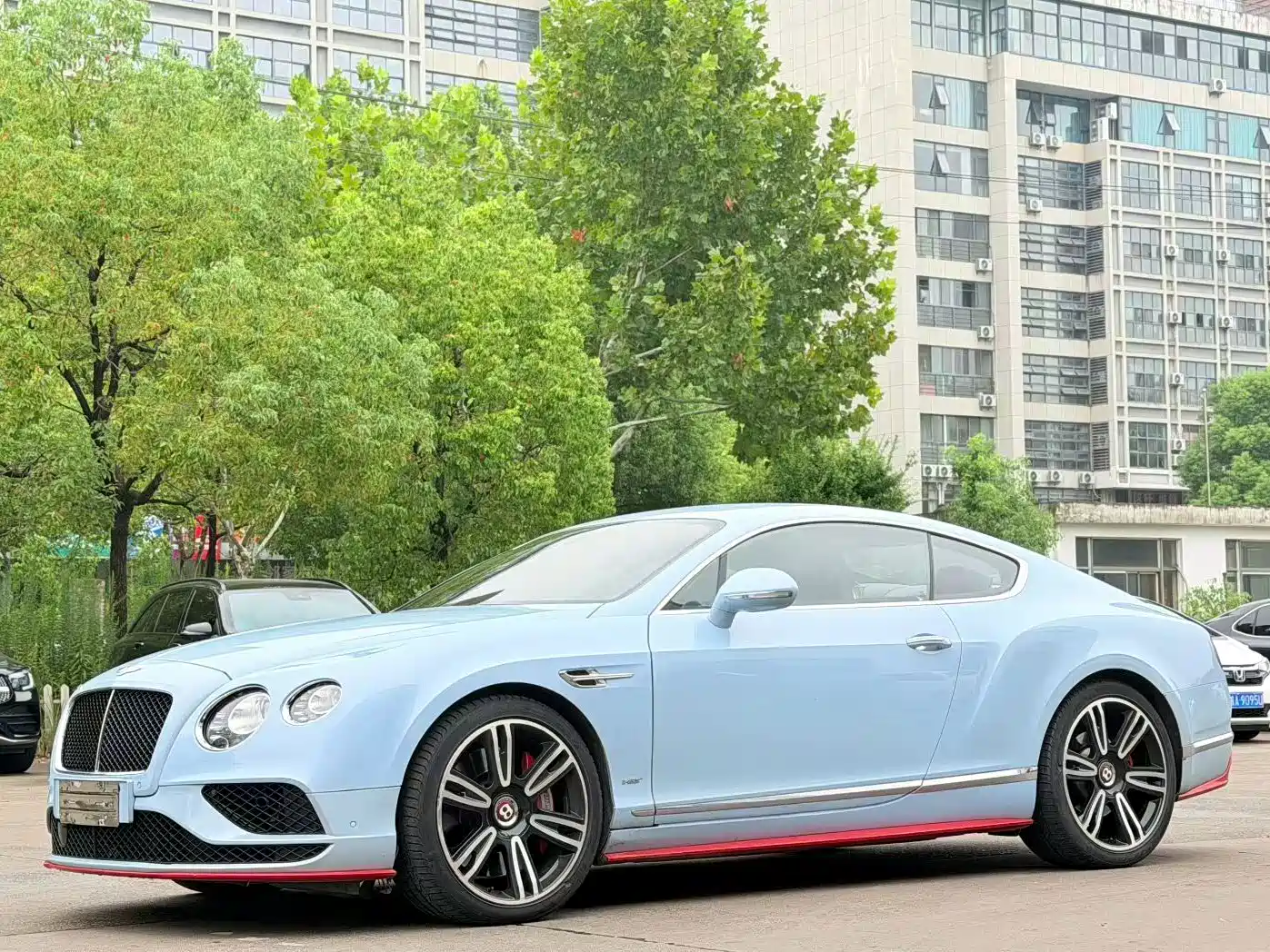 Photo 1 - Bentley Continental