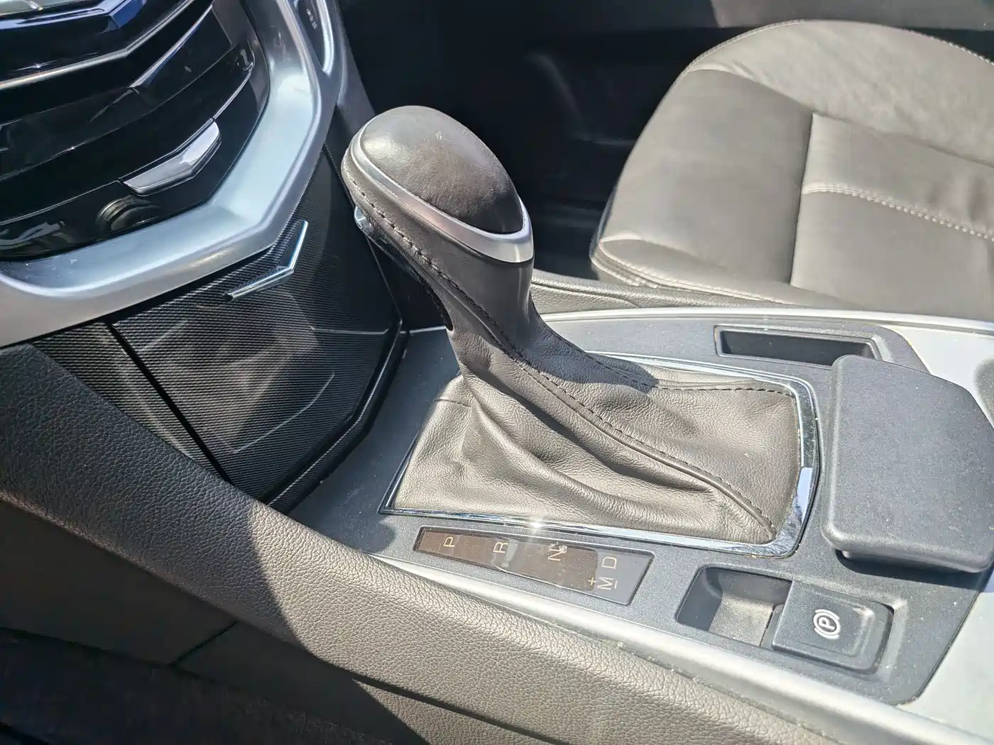 Cadillac SRX 2015 3.0L Comfort фото 24
