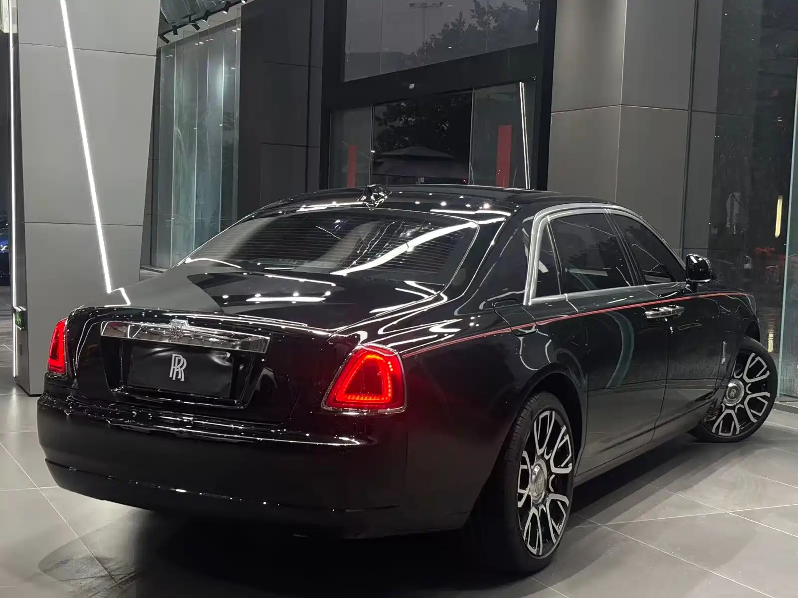 Фото 3 - Rolls-Royce Ghost