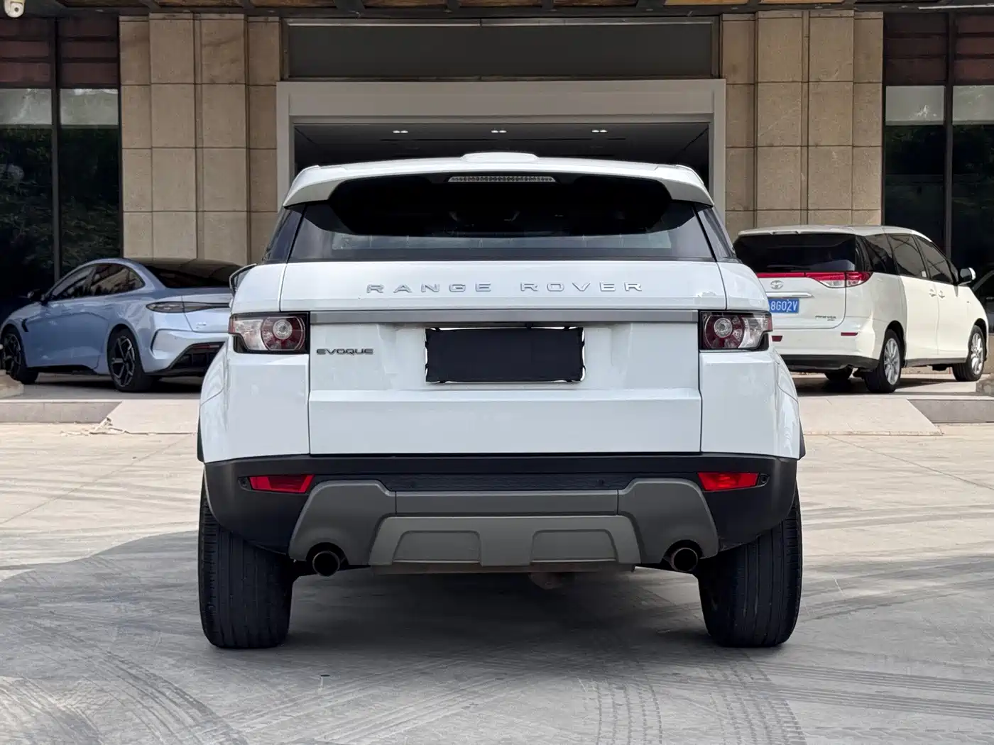 Photo 10 - Land Rover Range Rover Evoque