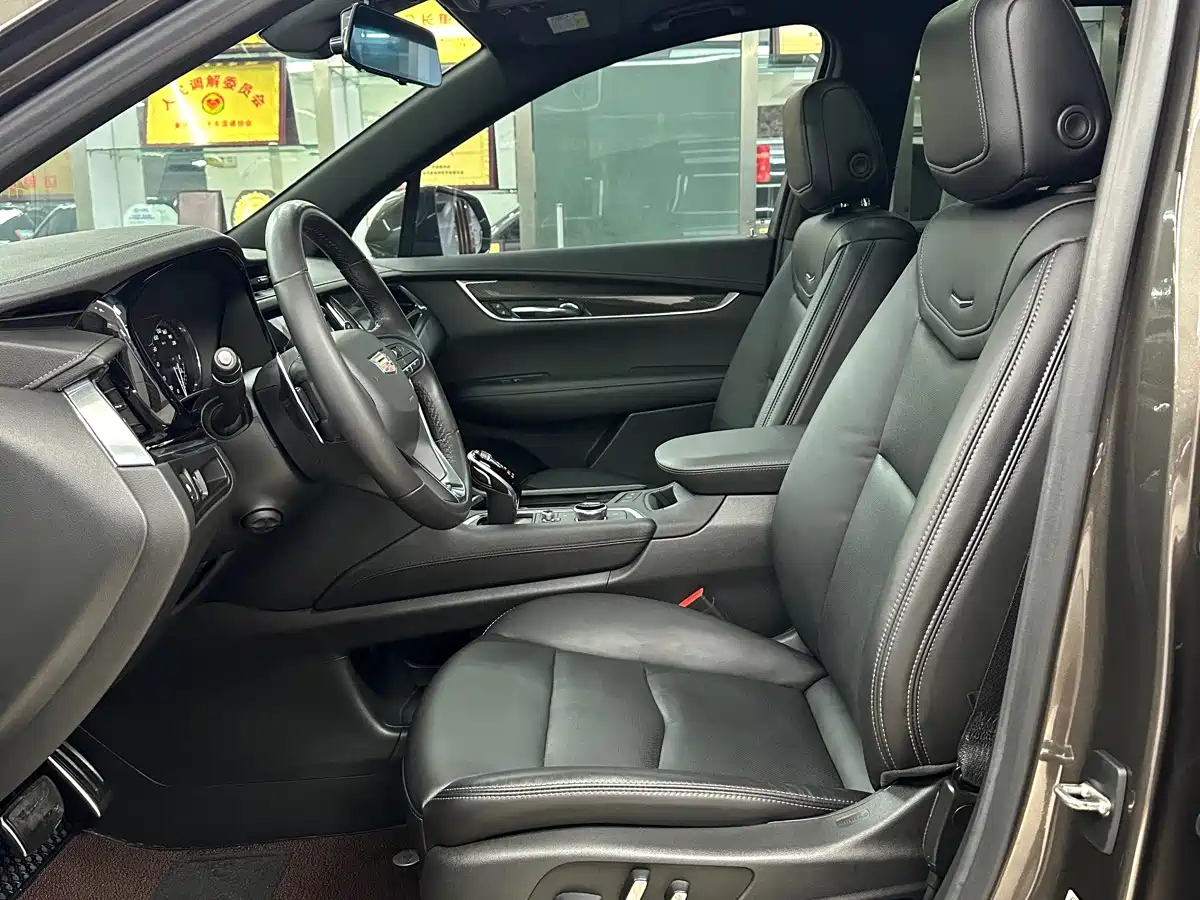 Фото 7 - Cadillac XT6