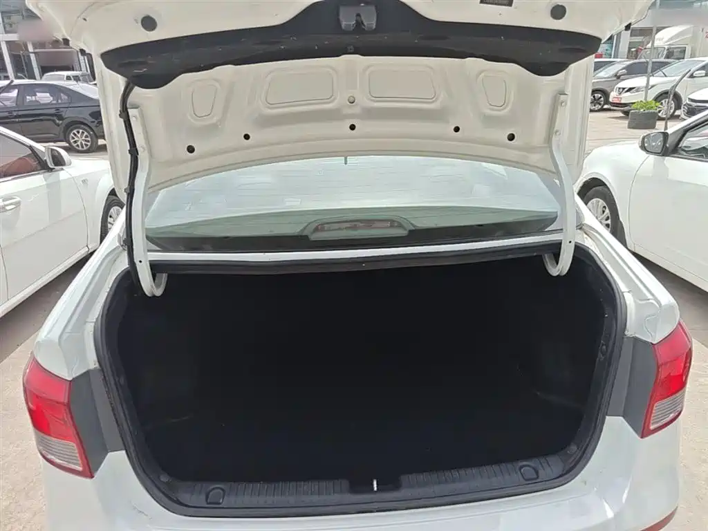 KIA K2