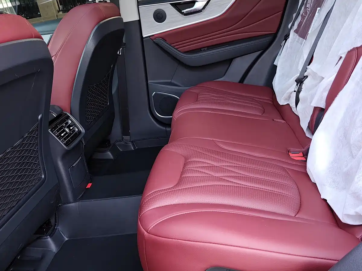 Hongqi HS5 2025 2025 2.0T 4WD Qixiang Pro