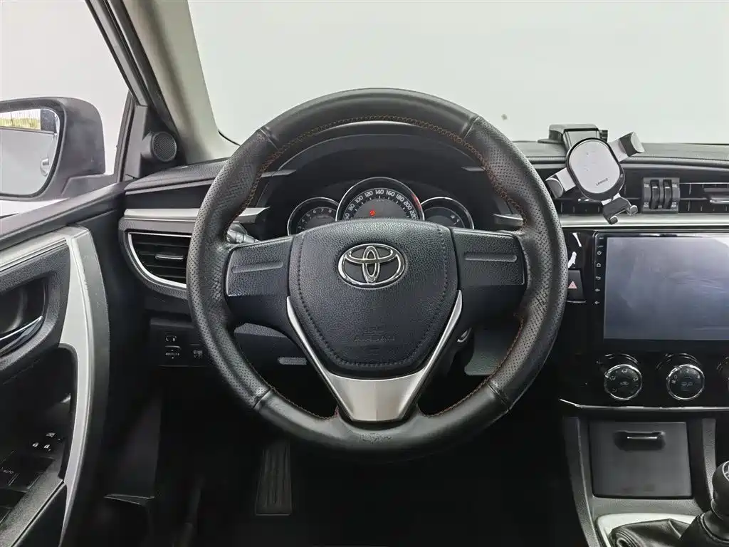 Toyota Corolla 2017 1.2T Manual GL фото 11