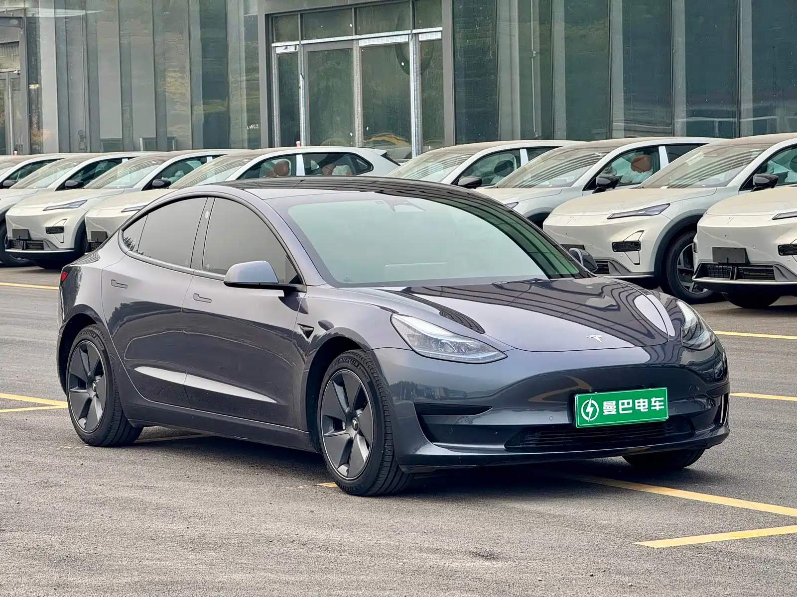 Фото 3 - Tesla Model 3