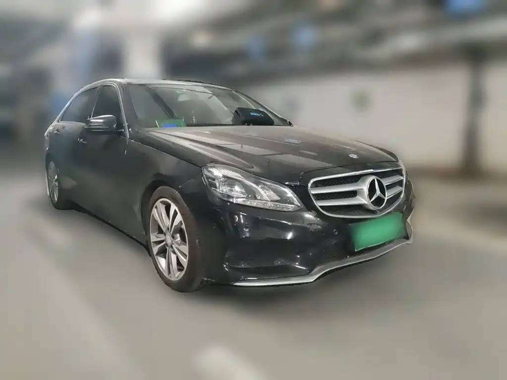 Фото 24 - Mercedes-Benz E-Class