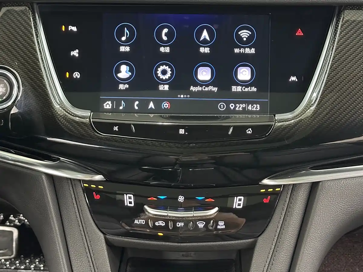 Фото 16 - Cadillac XT6