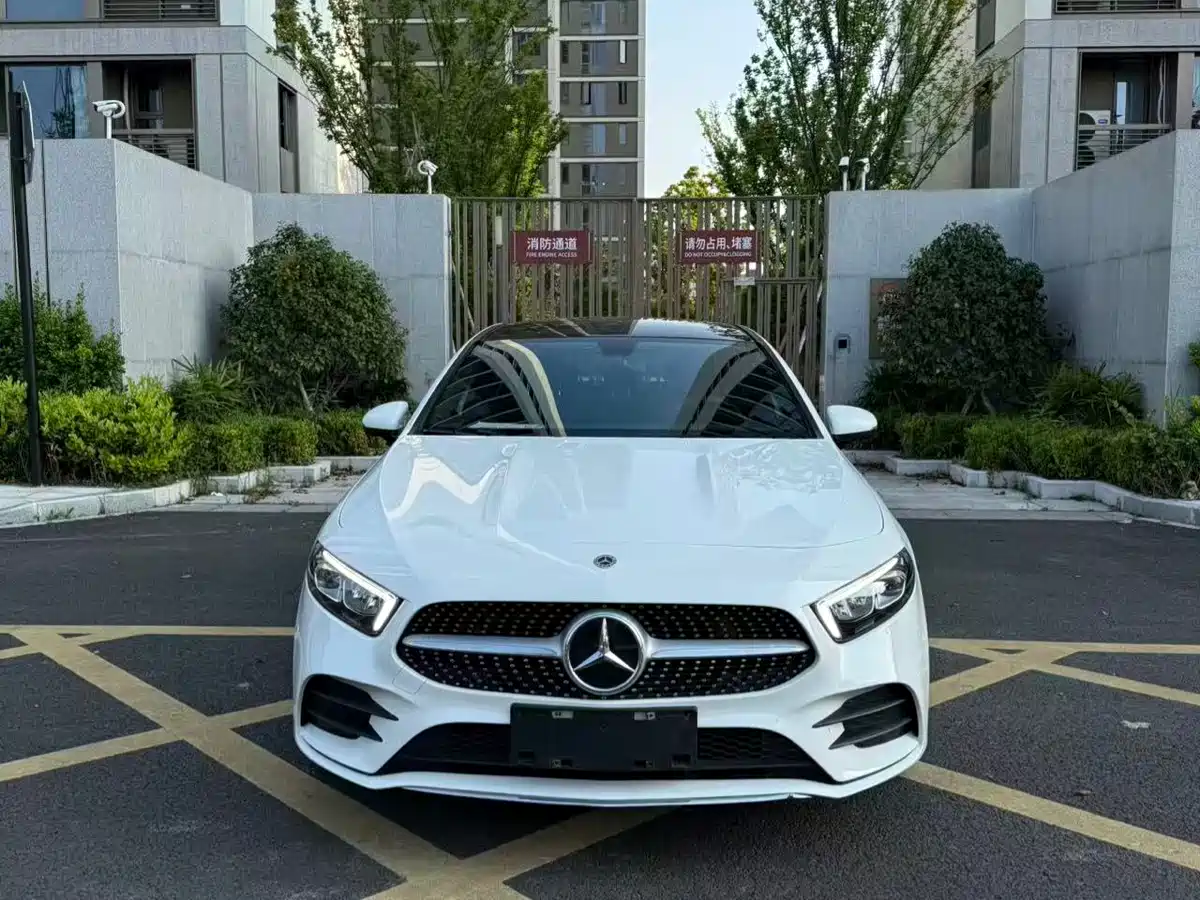 Mercedes-Benz A-Class 2021 A 200 L Sport Sedan Fashion Edition фото 2