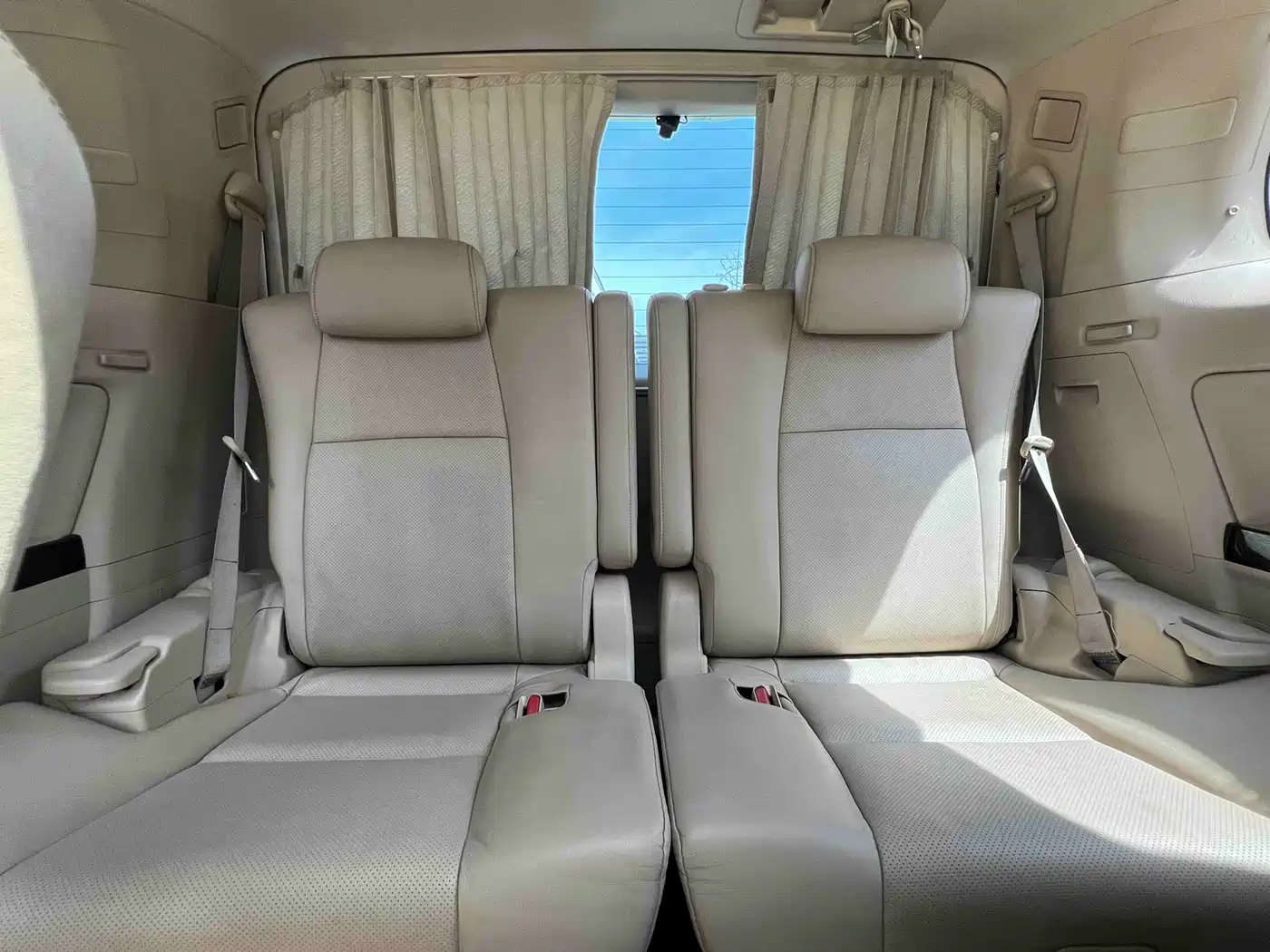 Toyota Alphard фото 13