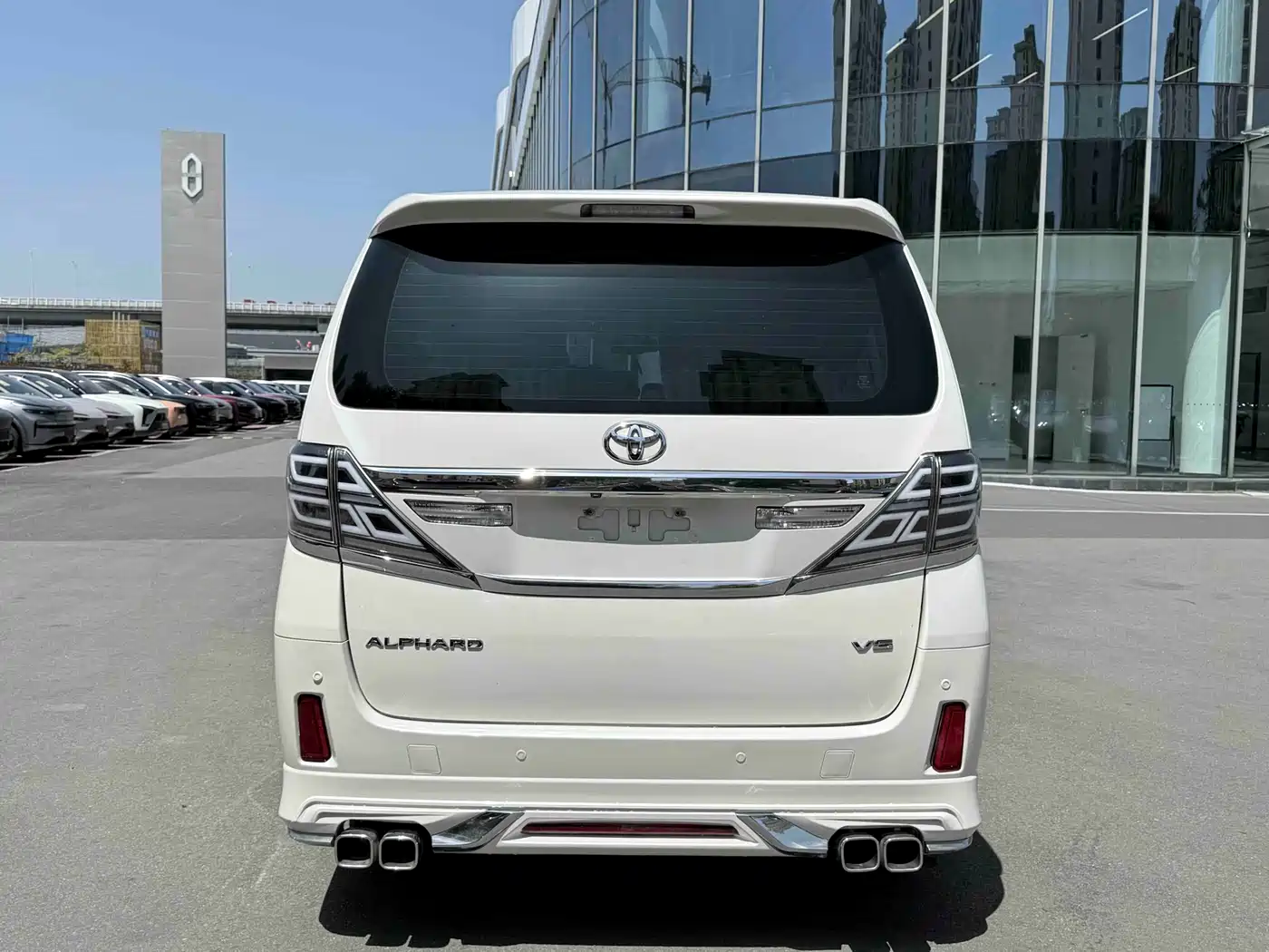 Toyota Alphard фото 15