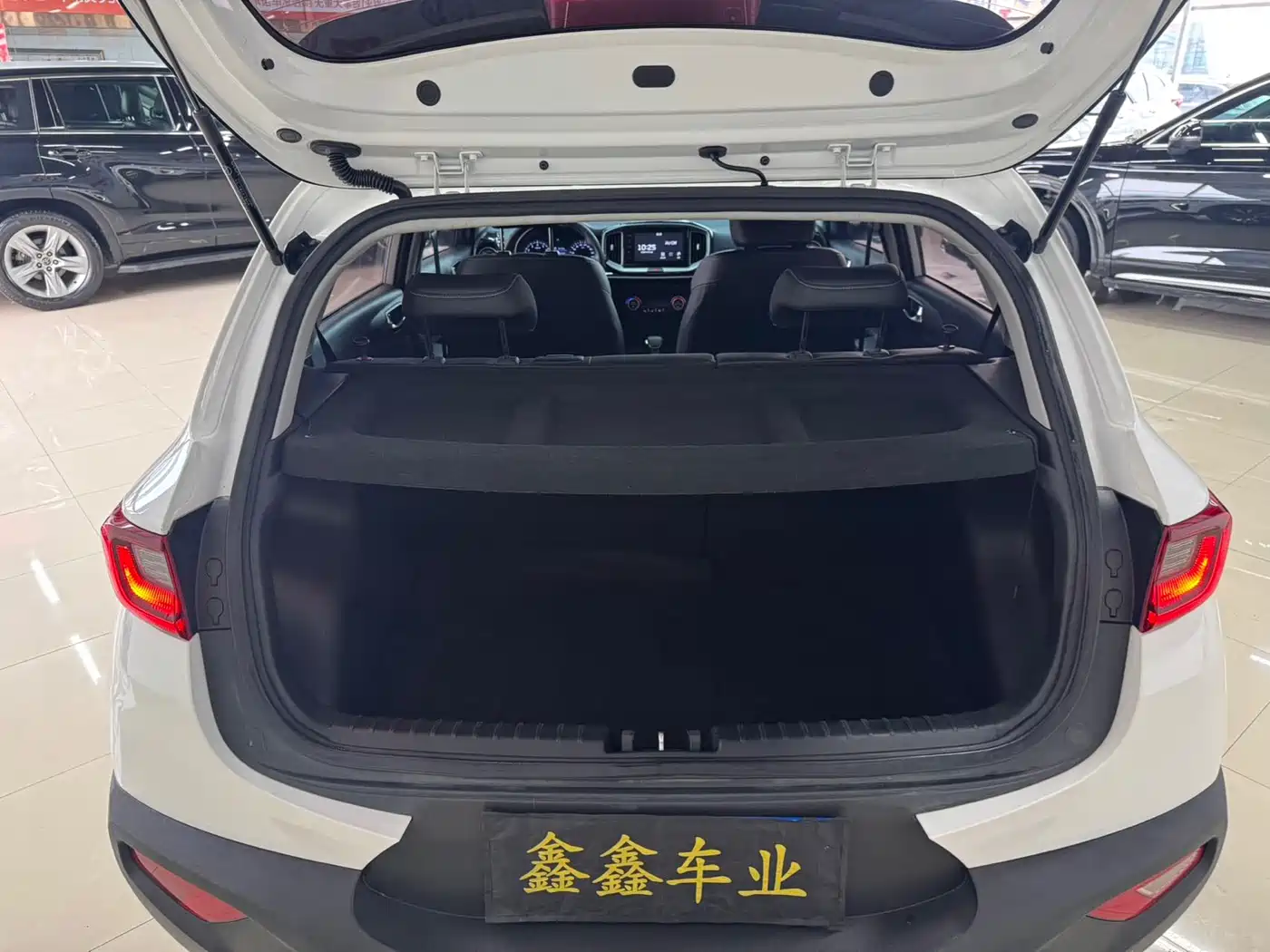 Kia KX1 2021 1.4L CVT Fun Sunroof Version фото 11