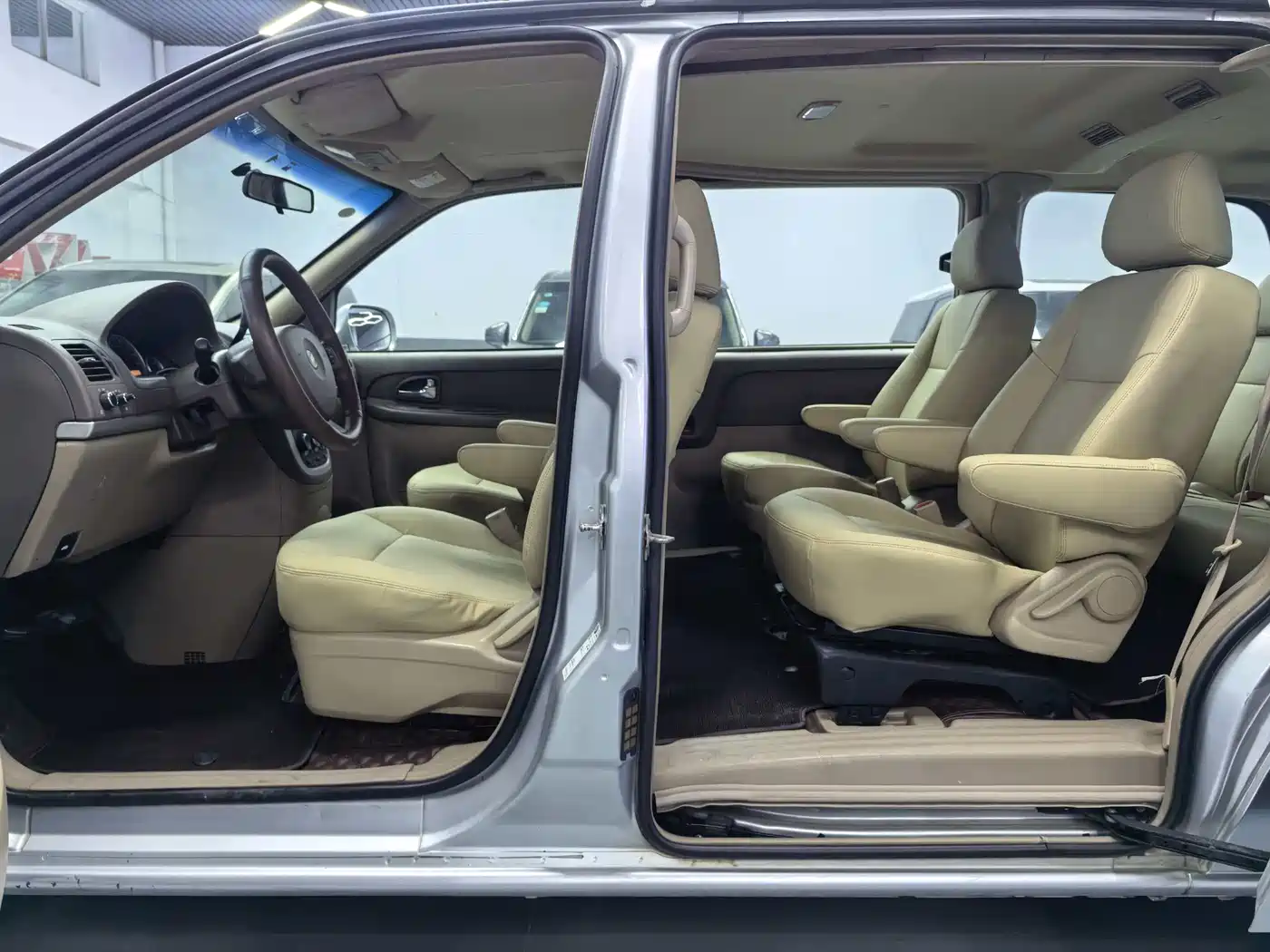 Buick GL8 2014 2.4L Classic Edition фото 7
