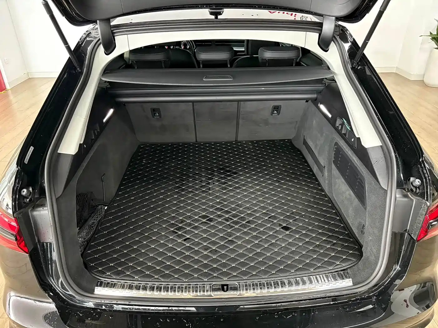 AUDI A6 (IMPORT)