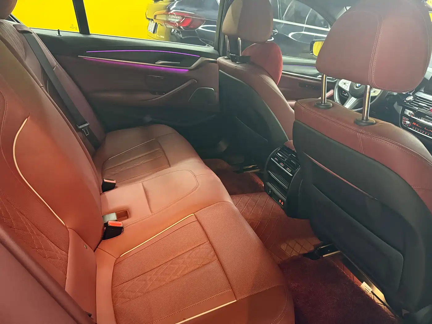 BMW 5 Series 2023 530Li Leading M Sport Package фото 11