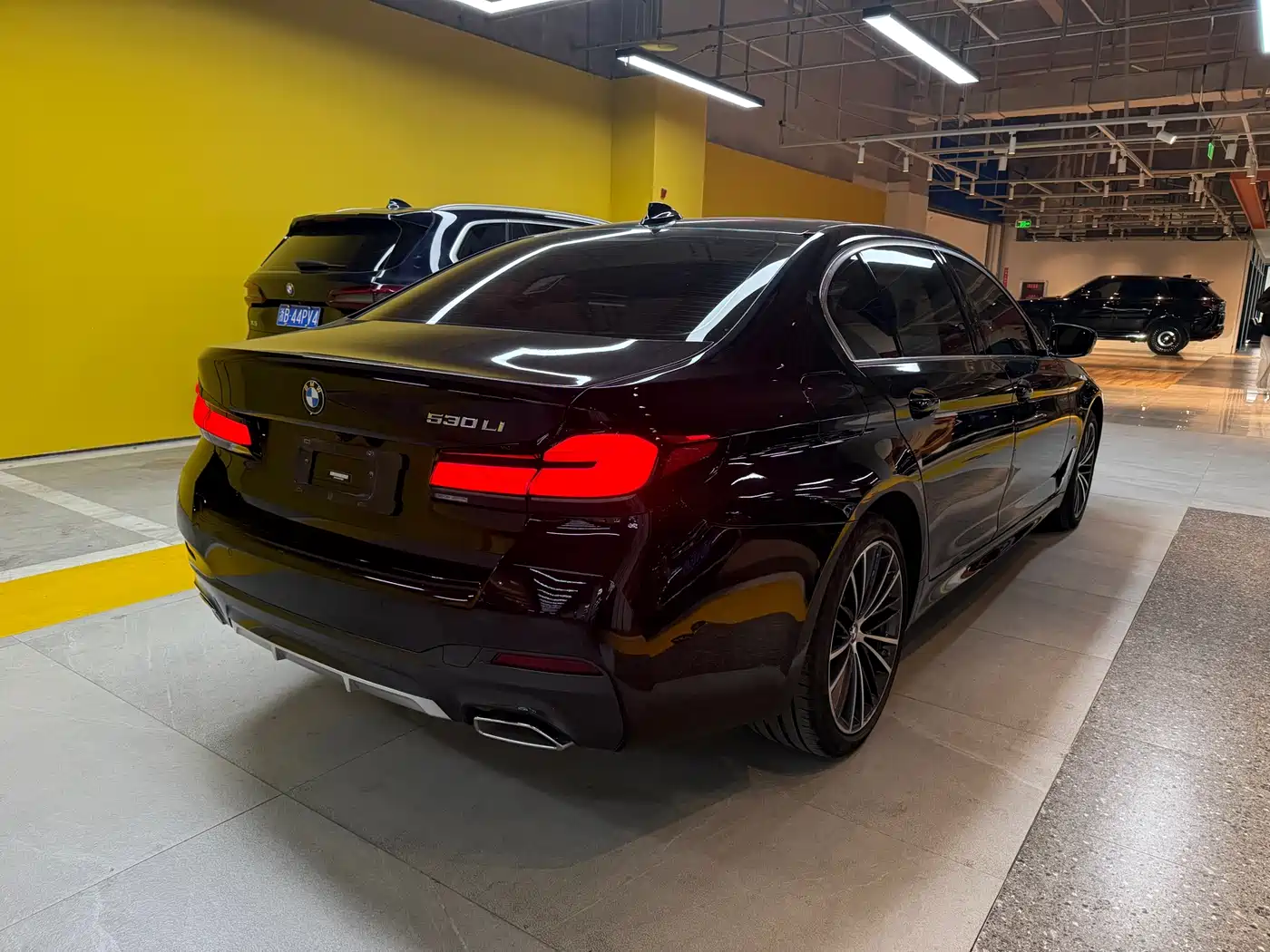 BMW 5 Series 2023 530Li Leading M Sport Package фото 14