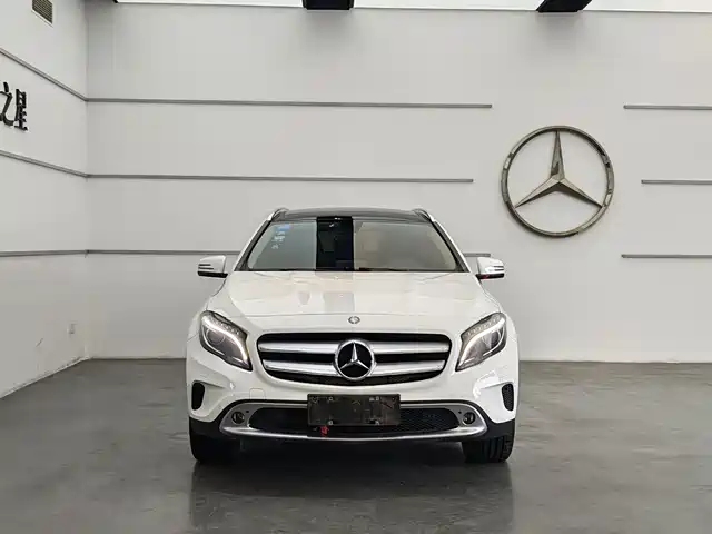Mercedes-Benz GLA 2016 GLA 200 Fashion — фото 2