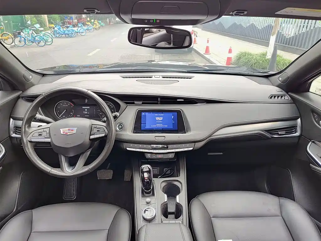 Cadillac XT4 2021 28T FWD Premium Edition фото 10