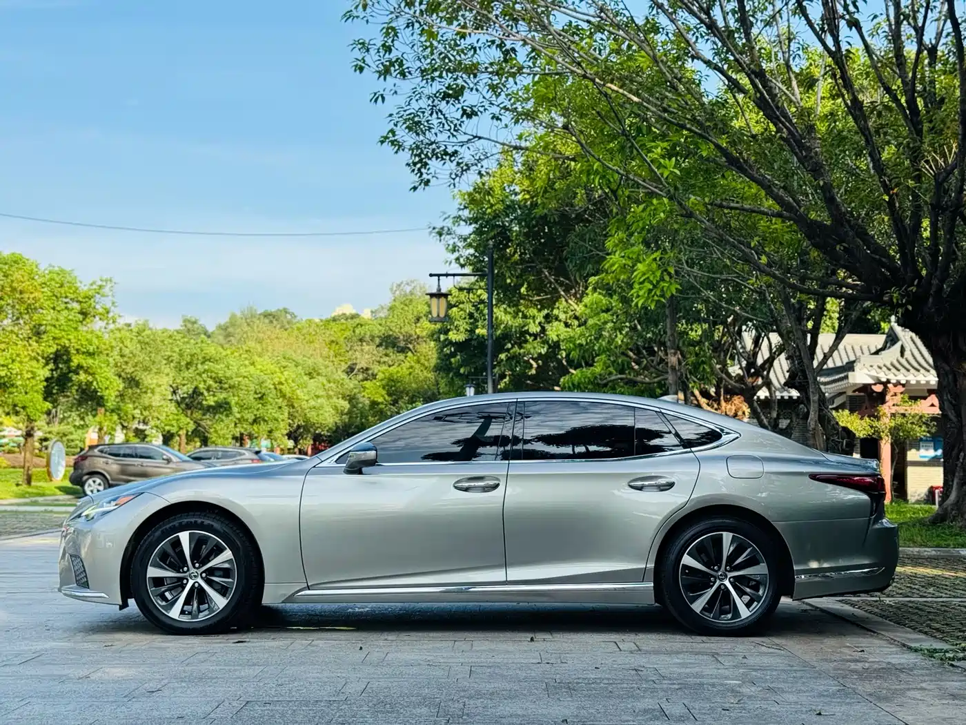 Lexus LS 2022 2021 500h Excellence Edition