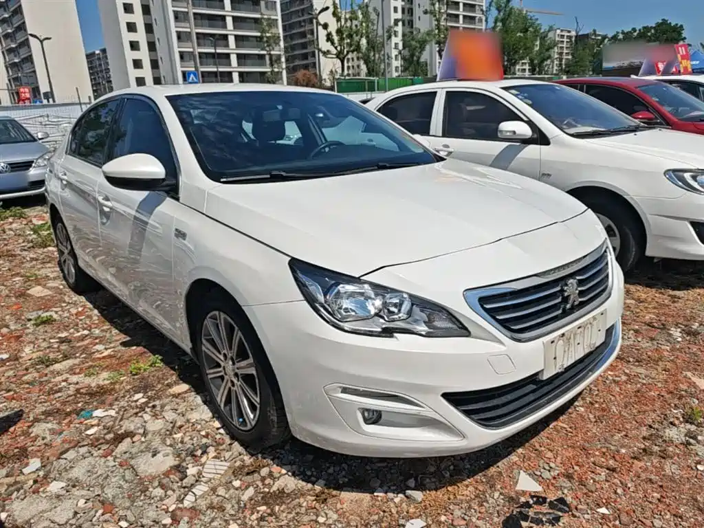 Peugeot 408 2015 Model 1.2T Automatic Luxury Edition фото 4