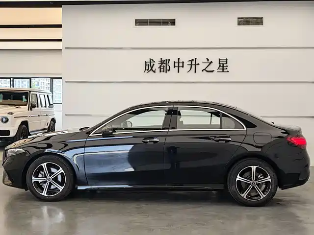 Mercedes-Benz A-Class 2024 A 200 L Fashion Edition — фото 5