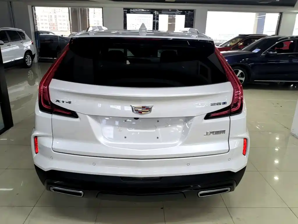 Cadillac XT4 2025 2024 28T 2WD Premium