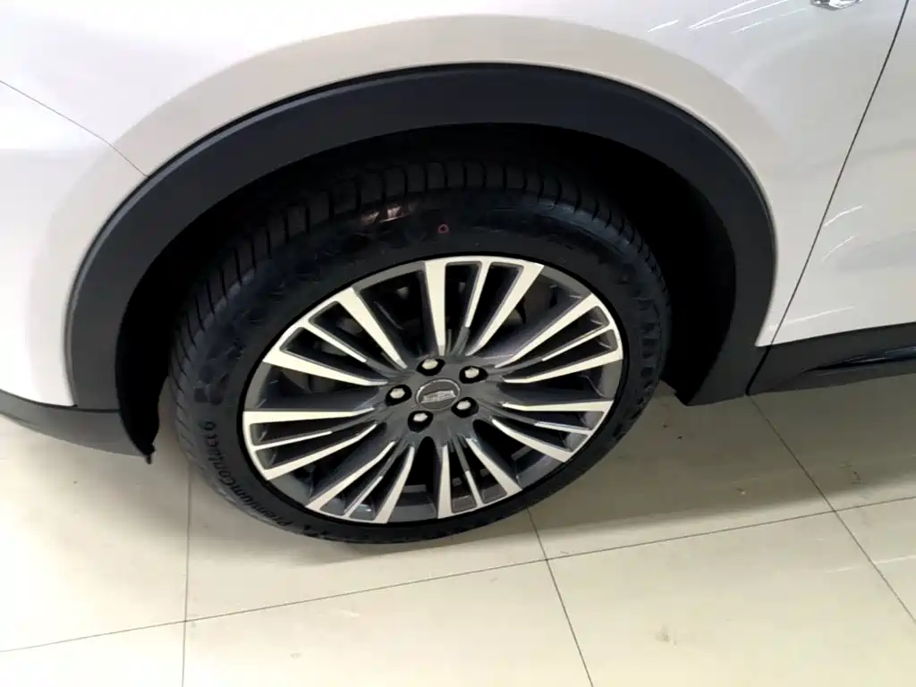 Cadillac XT4 2025 2024 28T 2WD Premium