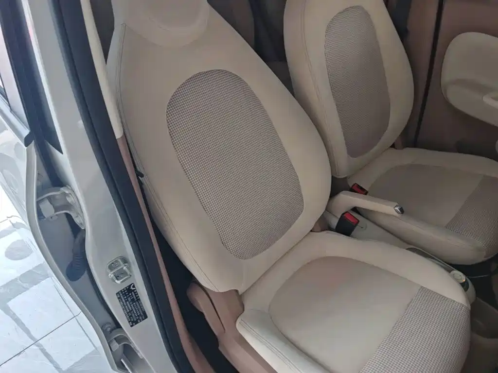 Photo 25 - Wuling Motors Hongguang MINIEV
