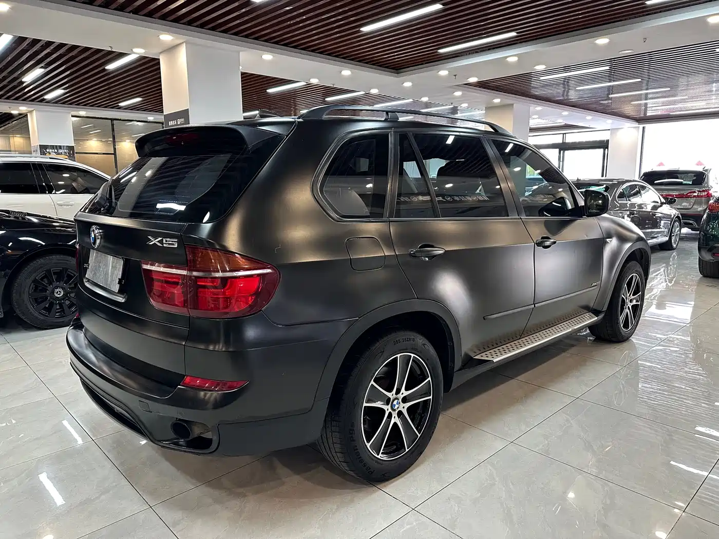 BMW X5 (Import) 2011 xDrive35i Leading Edition фото 6