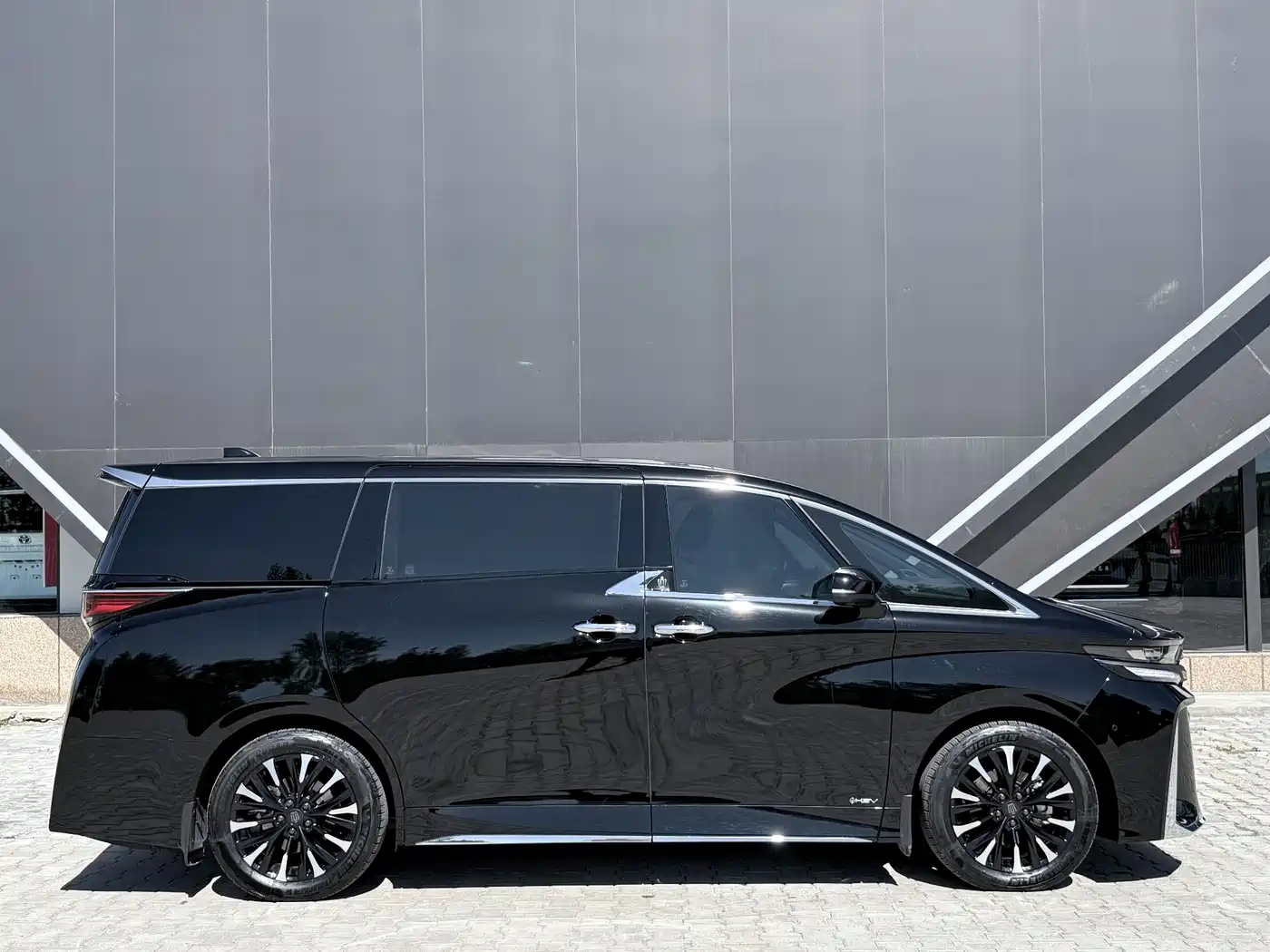 Toyota Vellfire 2024 2024 Crown Hybrid 2.5L Premium Edition