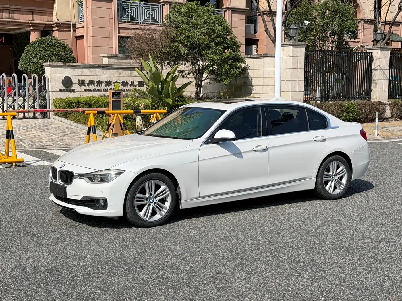 BMW 3 Series 2017 320Li Fashion фото 3