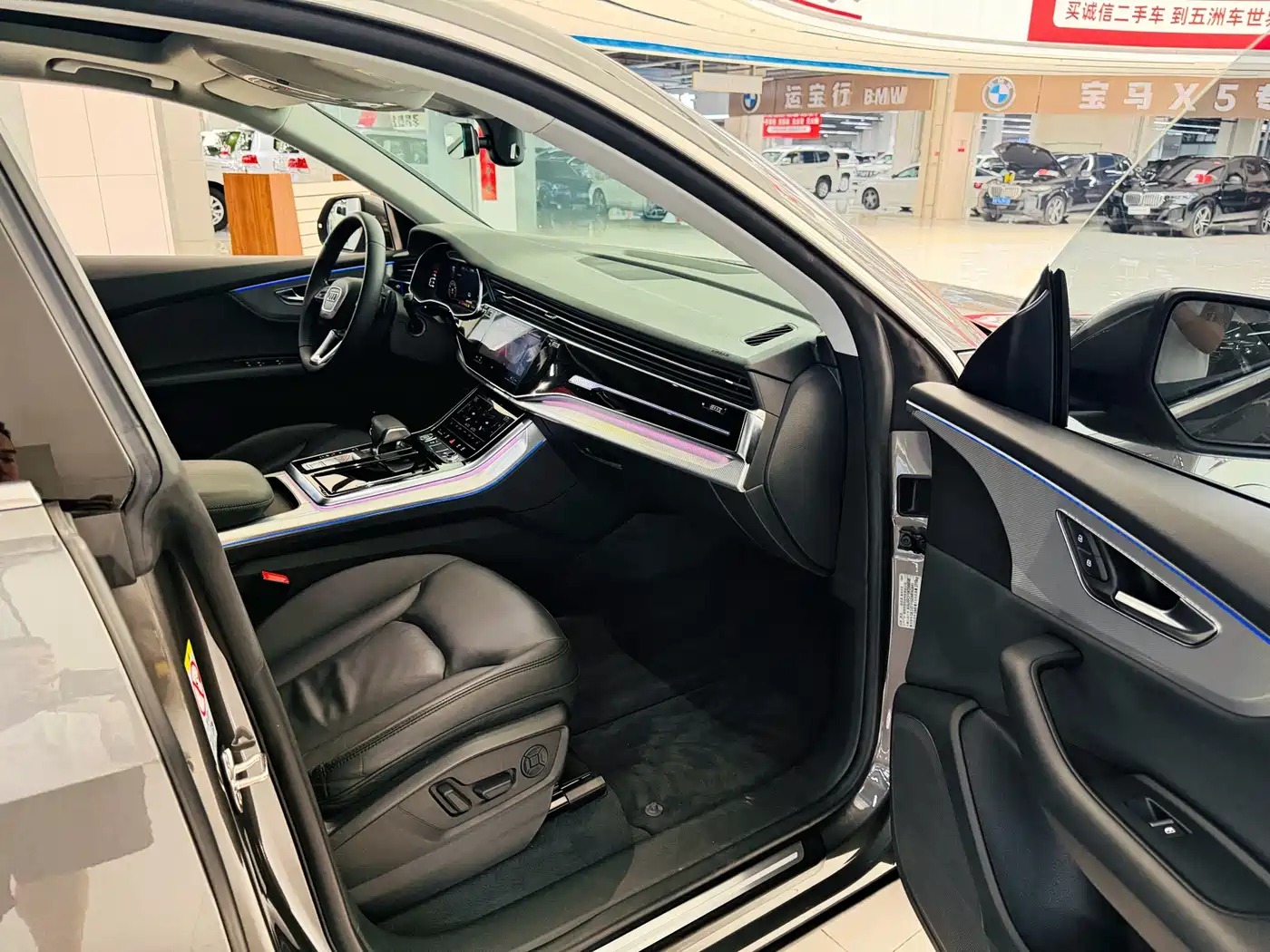 Фото 9 - Audi Q8