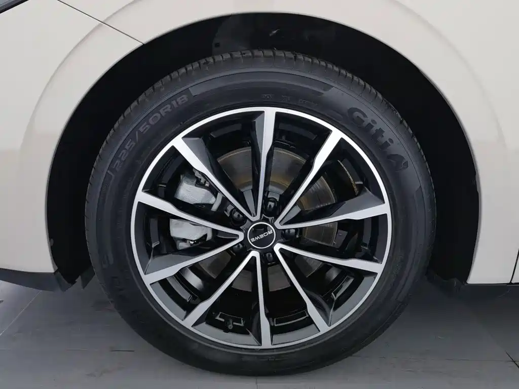Roewe D7 2025 2025 DMH 125km World Champion Edition