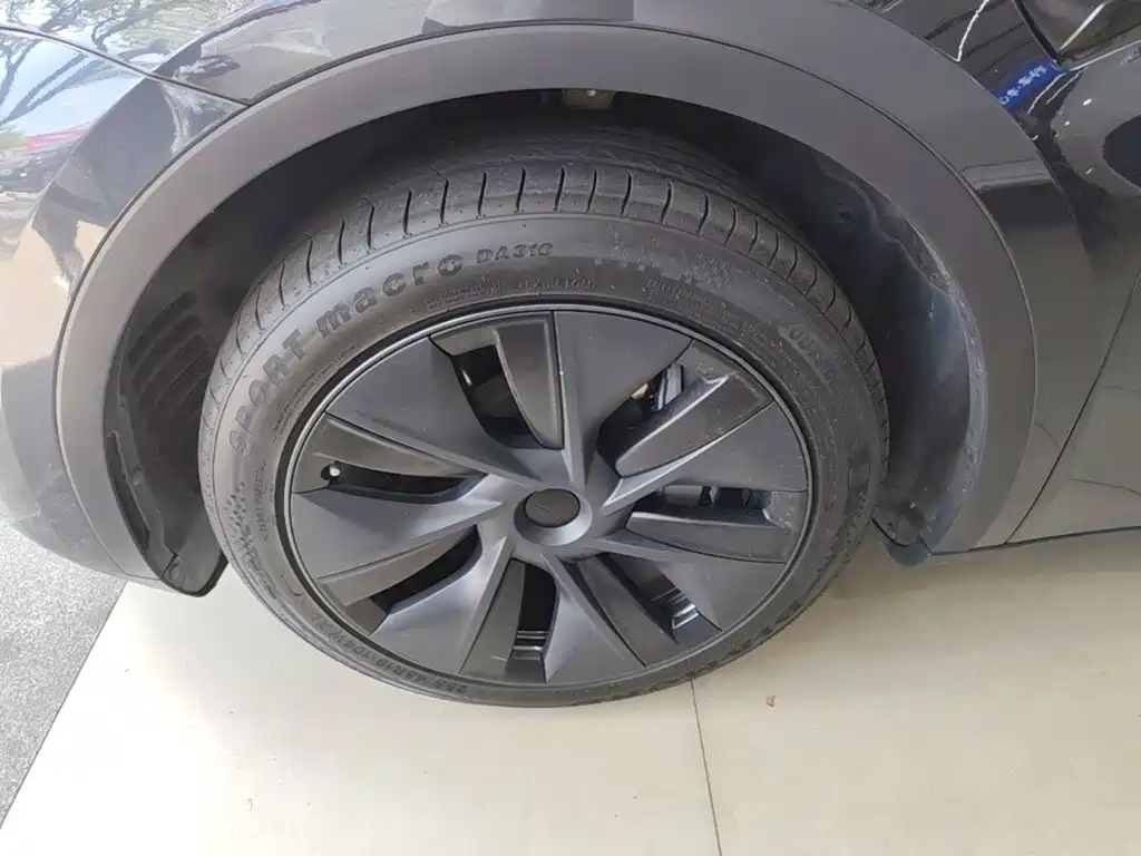 Tesla Model Y 2024 Rear-Wheel Drive Version 23