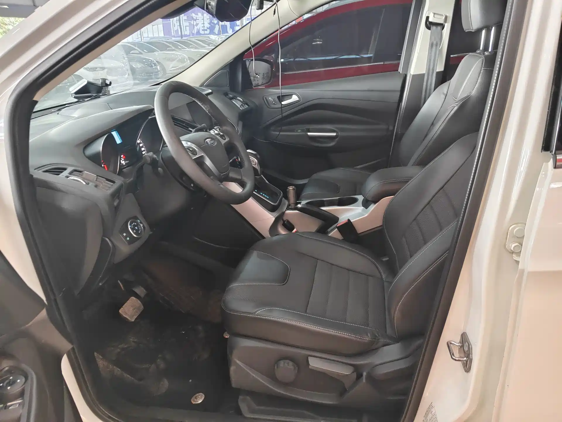 Фото 4 - Ford Kuga