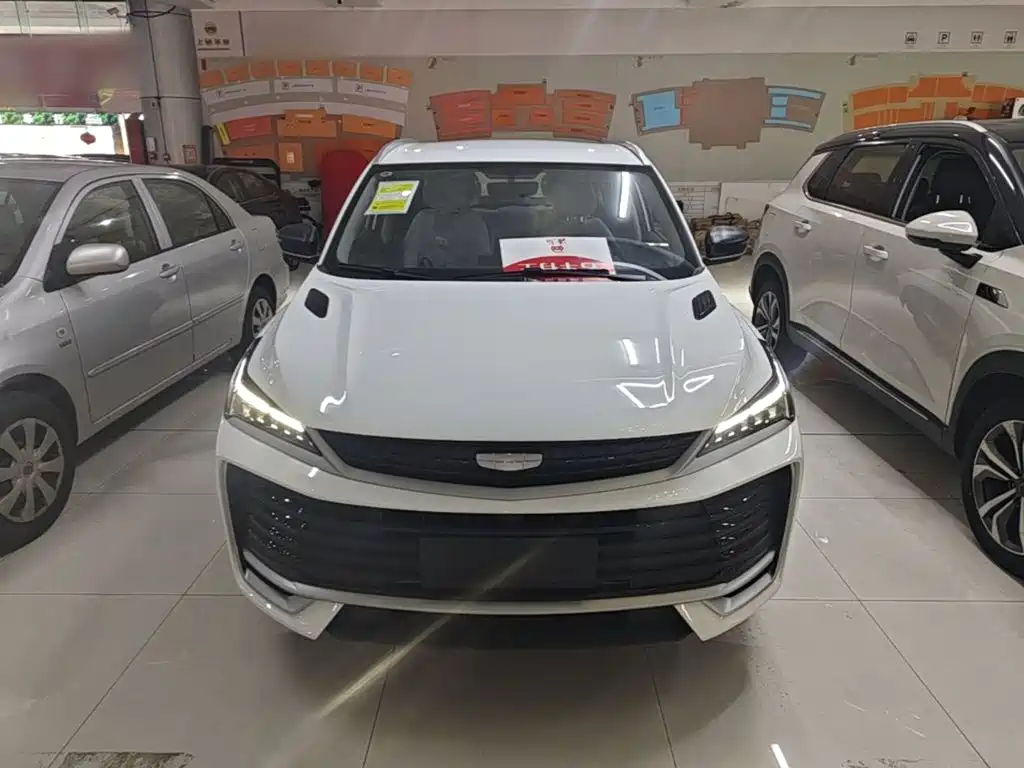 Фото 3 - Geely Coolray